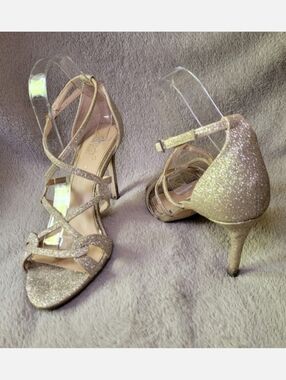 Jewel Badgley Mischka gold glitter strappy high heel sandals size 9.5